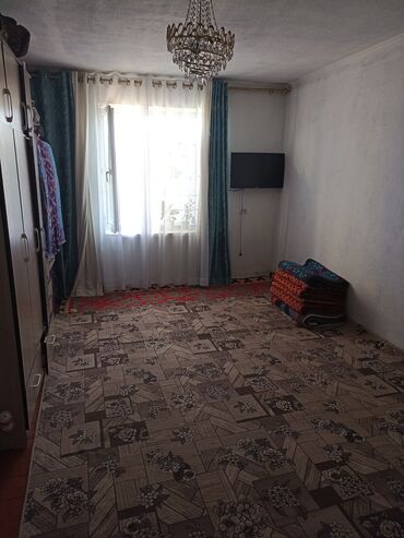 недвижимость в новопокровке: 1 бөлмө, 28 кв. м, 1 кабат, Эски ремонт