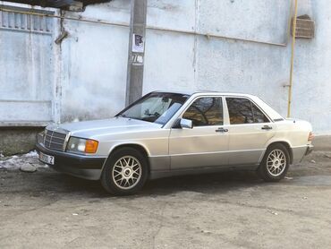 машина шугили: Mercedes-Benz 190: 1991 г., 2 л, Механика, Бензин, Седан