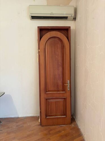 Otaq qapıları: 8 ədəd ev qapısı satılır. Fısdıq materialındandır. Yaxşı — 7