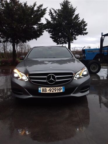 Mercedes-Benz - αριστερά - Οθωνοί: Mercedes-Benz E 220: 2.2 l. | 2014 έ. | Sedan