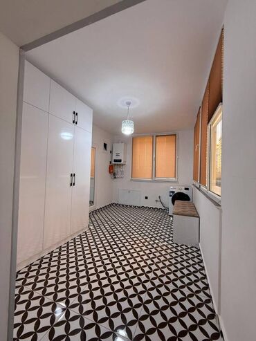 Uzunmüddətli kirayə mənzillər: Port Baku yanında, Ferrari binasının yaxınlığında, Mc Donalds olan — 14