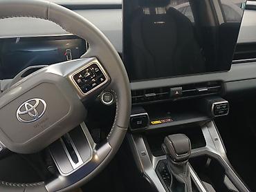 Toyota: Toyota RAV4: 2025 г., Автомат, Кроссовер — 5