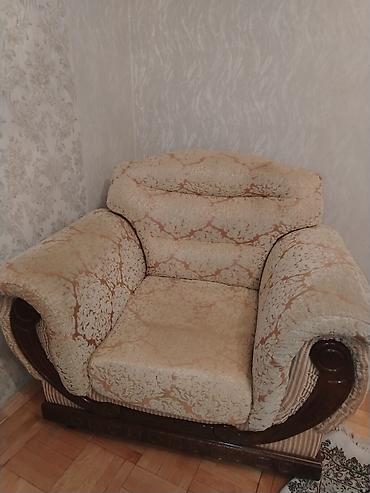 batamdartda ev alqi satqisi: 1 Divan, 2kreslo. 3ü bir yerdə 250manata. 
Təcili satılır — 4