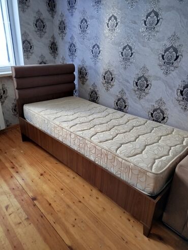 двухспальная кровать: İşlənmiş, Təknəfərlik çarpayı, Bazasız, Matras ilə, Siyirməsiz
