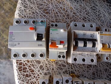 Rozetkalar: Şəkildə gördüyünüz hamsi satılır. kime ne lazımdır vapsapda yazsın — 30