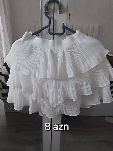 mini yubka: Uşqa geyimləri – 4 məhsul dəsti 12-13 yaş. 1) Ağ qipurlu bluz - — 4