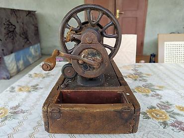 trade: Məhsul: Singer tikiş maşını (əl qolu ilə fırlanan, antik model) — 7