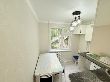 тоголок молдо фрунзе: 3 комнаты, 58 м², 104 серия, 1 этаж, Евроремонт