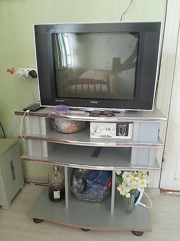 multi tool: Orvica CRT televizor + təkərli TV stendi Məhsul təsviri: - Televizor — 1