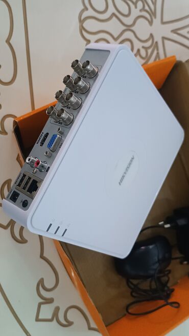 Televizorlar: Hikvision DVR müşahidə qeydiyyat cihazı Xüsusiyyətlər: - Rəng: ağ