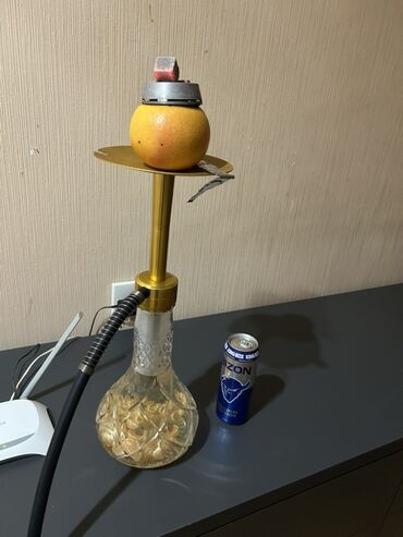 BOSS fırmasının aparatıdı.Şəffaf şüşə oturacaqlı, metal gövdəli və