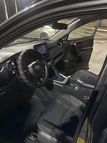 Toyota: Toyota RAV4: 2019 г., Автомат, Бензин, Кроссовер — 9