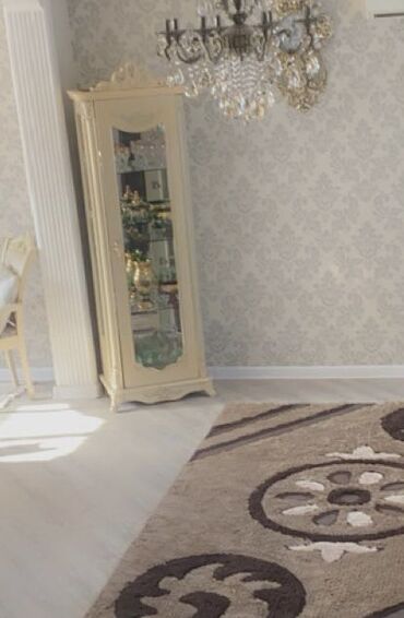 bmw 5 серия 524d mt: Şüşəli dolab vitrini