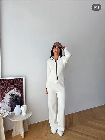 Kompletan outfit — zip jakna i pantalone od trikotaže! ❤️ Šta dobijač