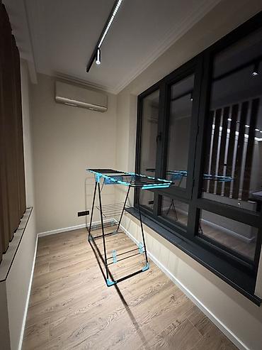 Долгосрочная аренда квартир: Трехкомнатная студия в современном минималистичном стиле. Район — 5