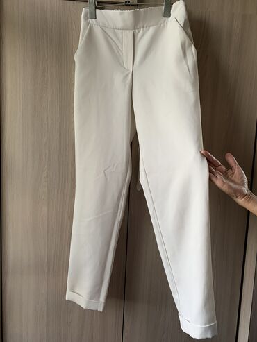 мужские брюки джинсы: Брюки S (EU 36), M (EU 38), цвет - Белый