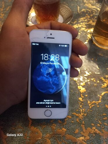 Apple iPhone: IPhone 5s, 16 GB, Ağ, Qırıq, Simsiz şarj, Face ID