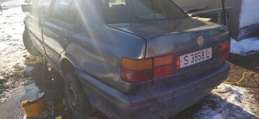 Volkswagen: Volkswagen Vento: 1992 г., 1.8 л, Механика, Газ, Седан