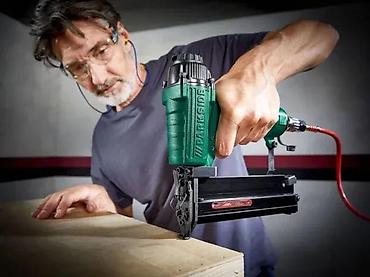 Setovi pneumatskih alata: Pneumatska klamerica/ekserica PARKSIDE – set Opis: - Višenamenski — 2