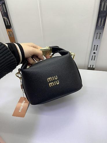 pro trek: Сумка Miu Miu, мини-формат, черная - Материал: фактурная натуральная — 4