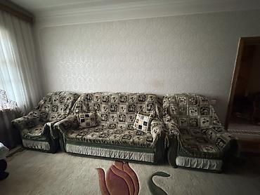 sunger: Klassik üslubda 3 hissəli yumşaq mebel dəsti: - 3 nəfərlik divan + 2 — 1