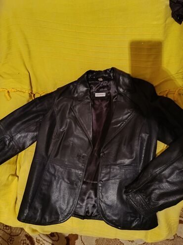 svajcarska marka jakni: Zenska kozna jaknu, izradjena od brusene koze. Marka Clockhouse