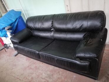 krevet i kauč: Four-seat sofas, Eco-leather, color - Black, Used