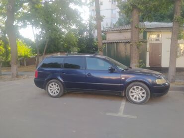 срочно срочно продаю машина: Volkswagen Passat: 1998 г., 1.6 л, Механика, Бензин, Универсал