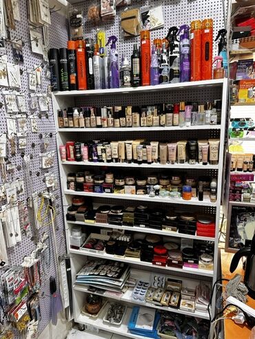 Sifarişlə kosmetika üçün vitrinlər: Hazır biznes ünvan xırdalan köhnə bazar — 15