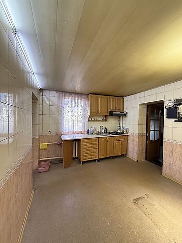 Продажа коттеджей и домов: Продается добротный двухэтажный дом Район Красный строитель, ул — 6