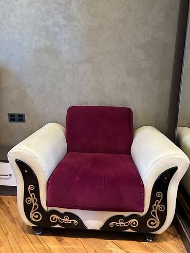ofis kresloları: Klassik üslubda yumşaq mebel dəsti - Tərkib: 3 nəfərlik divan + 2 — 3