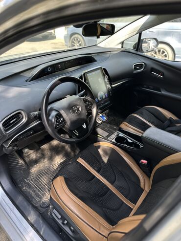 Toyota: Toyota Prius: 2021 г., 1.8 л, Вариатор, Гибрид, Хэтчбэк — 4