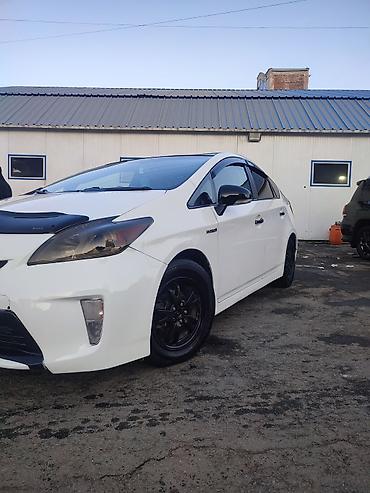 prius 2024: Toyota Prius: 2015 г., 1.8 л, Вариатор, Гибрид, Хэтчбэк — 3