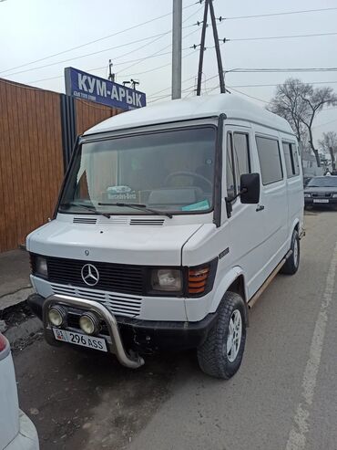 Легкий грузовой транспорт: Легкий грузовик, Mercedes-Benz
