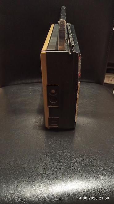 Радио: VEF 214 portativ radiomüəyyinə - Model: VEF 214 (ön paneldə — 4