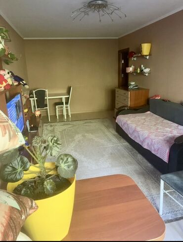 3 микрорайоне: 2 комнаты, 43 м², 104 серия, 3 этаж, Косметический ремонт