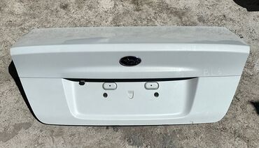 крышка багажника: Крышка багажника Subaru 2004 г., Б/у, цвет - Белый,Оригинал
