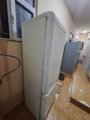 Техника для кухни: Indesit ikiqapılı soyuducu işlək vəziyyətdədi qapıların rezinleri — 2