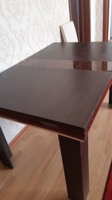 stul taxta: Qonaq masası, İşlənmiş, Açılan, Dördbucaq masa, Azərbaycan
