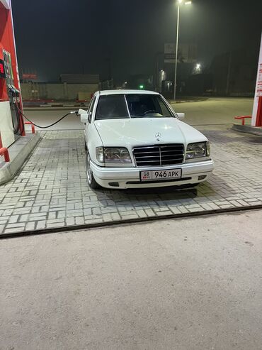 эшка 220: Mercedes-Benz E 220: 1992 г., 2.2 л, Автомат, Бензин, Седан