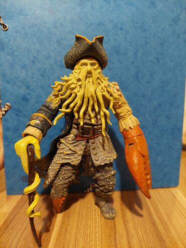 usaq yemek masa: Davy Jones orijinal Disney fiquru. 200 manata alınıb. Pula ehtiyac