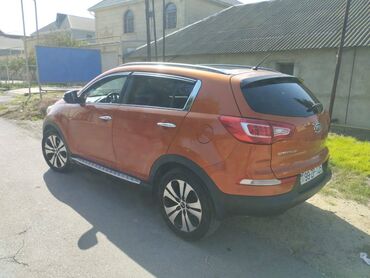 Kia: Kia Sportage: 2 l | 2011 il Ofrouder/SUV — 4