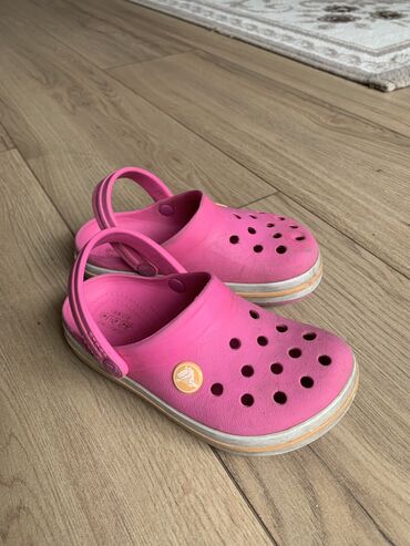 Детская обувь: Crocs детские б/у. Цена 500 сом