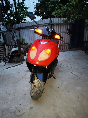 продам бу скутер: Скутер Yamaha, 150 куб. см, Бензин, Б/у