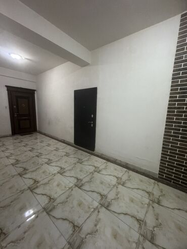 Uzunmüddətli kirayə mənzillər: Şəhər mənzili – geniş və işıqlı - Plan: ayrı qonaq otağı və yataq — 39