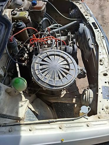 Audi: Audi 100: 1988 г., Седан — 6