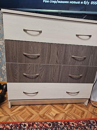 детский комод для одежды: Комод с 4 выдвижными ящиками. - Двухцветное исполнение: фасады в — 1
