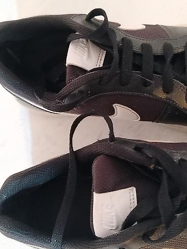 Patike: Nike patike broj 39-700 dinara Veoma dobro stanje Broj 39 Gaziste 24,5 na lalafo.rs — 5 Patike: Nike patike broj 39-700 dinara Veoma dobro stanje Broj 39 Gaziste 24,5 — 5