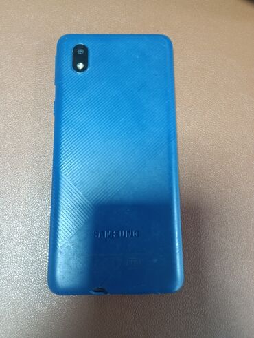 Samsung Galaxy A01 Core, Б/у, 16 ГБ, цвет - Голубой