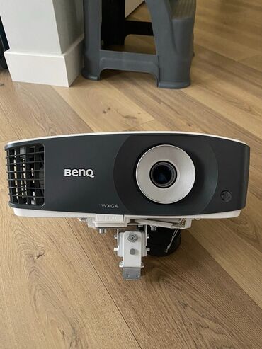 benq siemens: Продается офисный проектор высокого качества с ярким и четким